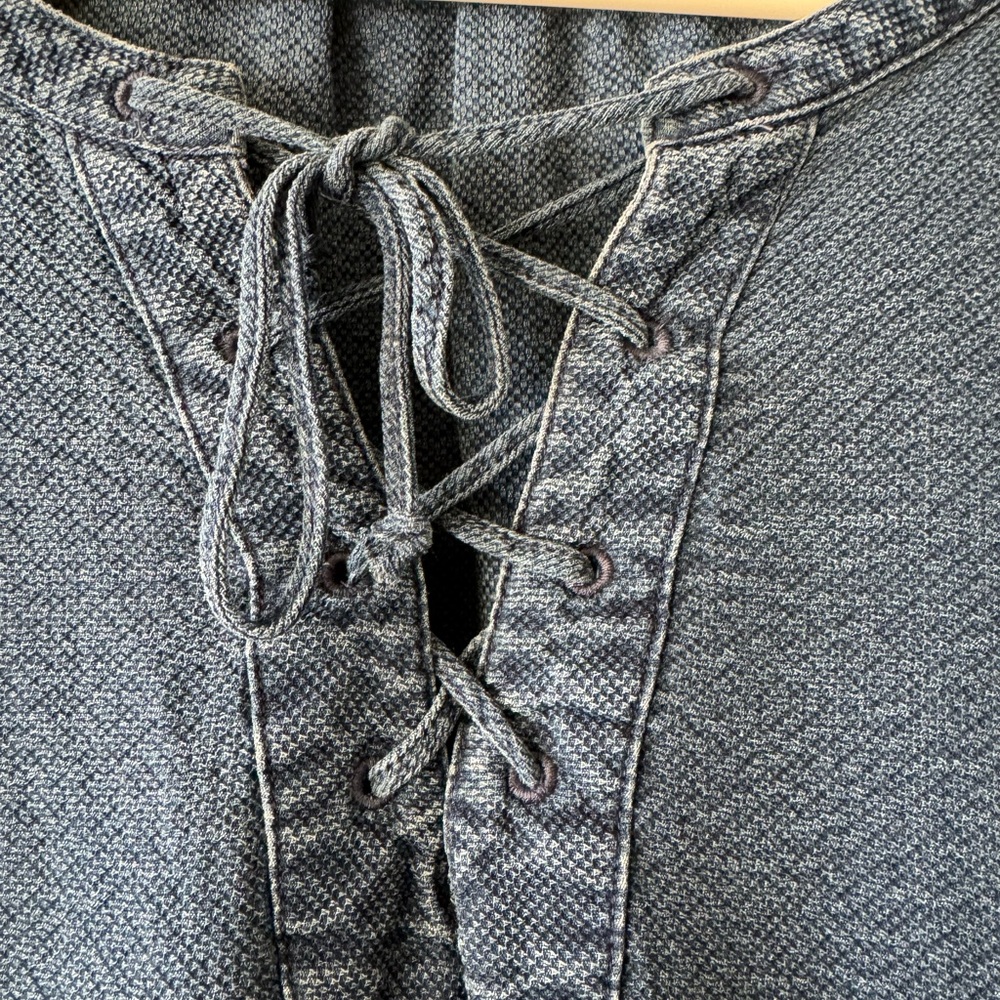 Old Navy Textured Chambray Lace Front Top - Picture 6 of 9